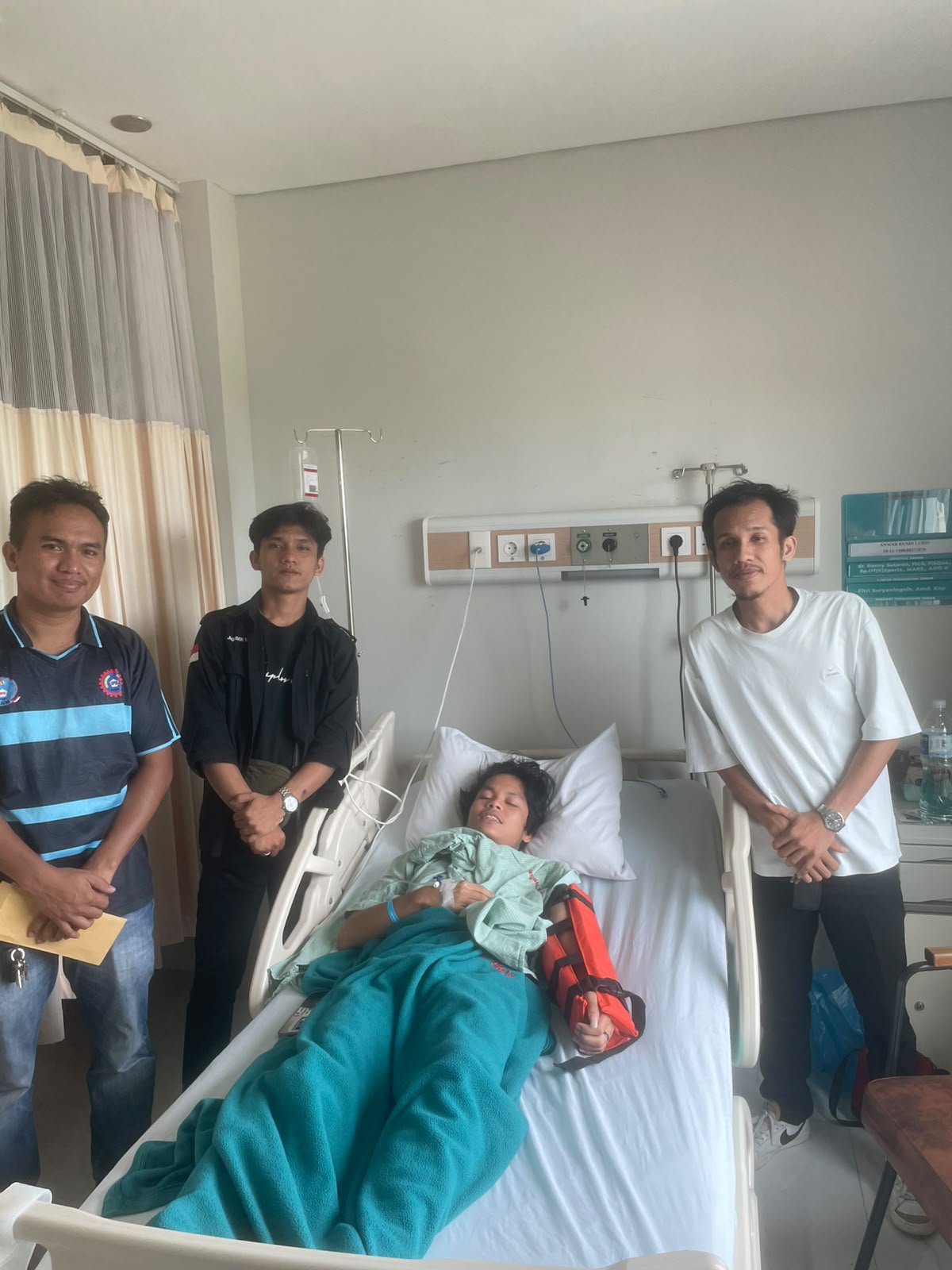 Solidaritas yang Hadir: PUK SP LEM SPSI Pegaunihan Dampingi Anggota Korban Kecelakaan